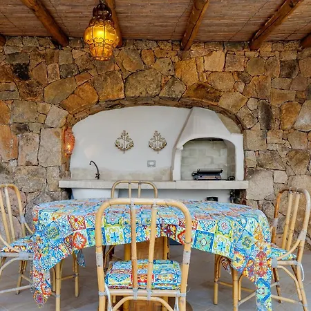 Dom wakacyjny La Casa Nella Roccia Arzachena